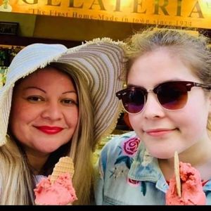 Meet your Posher, Rosana